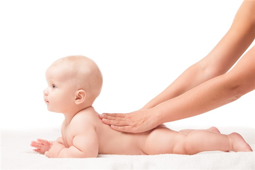 Những lưu ý khi massage cho bé