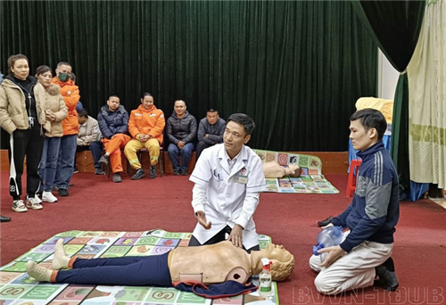 Đào tạo kỹ năng sơ cấp cứu cho cán bộ nhân viên Công ty Nhiệt điện Uông Bí