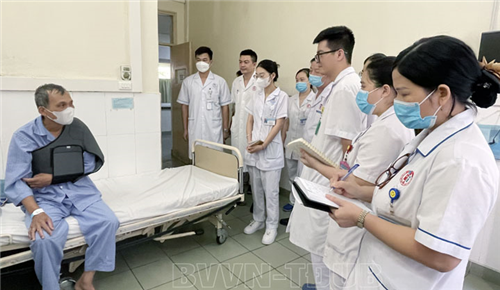 Đoàn công tác TTYT Huyện Ba Chẽ tham quan mô hình chăm sóc người bệnh toàn diện theo đội tại Bệnh viện Việt Nam – Thuỵ Điển Uông Bí
