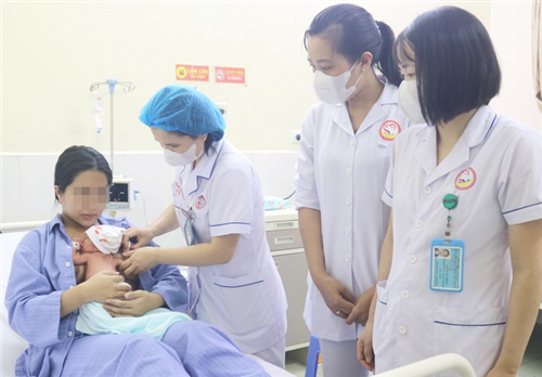 Thêm nhiều trẻ được hưởng lợi từ mô hình chăm sóc trẻ bằng phương pháp Kangaroo