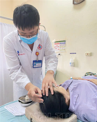 Châm cứu bấm huyệt - Liệu pháp an toàn, phòng và điều trị bệnh rối loạn tiền đình