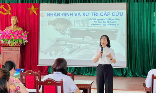 Bệnh viện Việt Nam - Thụy Điển Uông Bí tập huấn hỗ trợ sơ cấp cứu ban đầu cho Trung tâm Y tế huyện Ba Chẽ