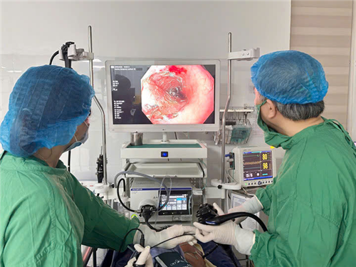 Không cần phẫu thuật, vẫn loại bỏ được tổn thương tiền ung thư bằng kỹ thuật nội soi hiện đại