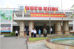 Đoàn công tác tỉnh Quảng Ninh chỉ đạo công tác phòng chống dịch COVID-19 tại Bệnh viện Việt Nam - Thụy Điển Uông Bí