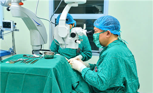 Cắt mộng mắt ở người cao tuổi: Chủ động điều trị để bảo vệ đôi mắt