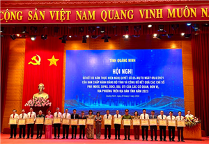 Bệnh viện Việt Nam - Thụy Điển Uông Bí vinh dự nhận bằng khen của UBND tỉnh Quảng Ninh trong công tác cải cách hành chính