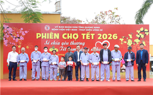 Mang Tết đến gần hơn với người bệnh và nhân viên y tế