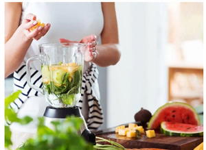 Bị đứt gân tay nhiều đoạn do sử dụng máy xay sinh tố