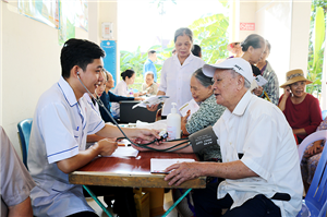 ĐVTN Bệnh viện Việt Nam - Thụy Điển Uông Bí: Hành trình thầy thuốc trẻ làm theo lời Bác
