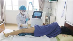 Chiếu tia plasma lạnh –  Phương pháp hỗ trợ điều trị nhanh lành vết thương
