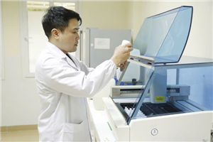 Ca bệnh hiếm: khi ung thư “ẩn mình”  ở cả dạ dày và đại tràng