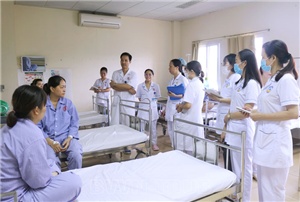 Tiếp đón đoàn công tác Trung tâm Y tế Huyện Yên Lạc tham quan, trao đổi kinh nghiệm tại Bệnh viện