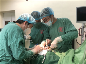 Cứu sống người đàn ông bị vỡ túi mật