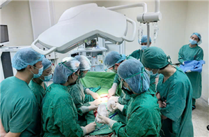 Phẫu thuật cho sản phụ bị rau tiền đạo trung tâm