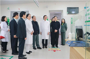 Đồng chí Bí thư Tỉnh ủy thăm và làm việc tại Bệnh viện Việt Nam – Thụy Điển Uông Bí